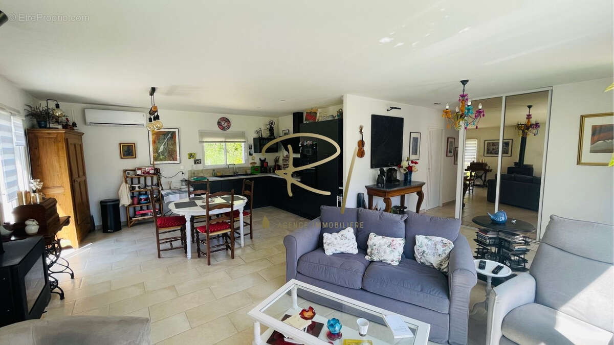 Maison à SALAVAS