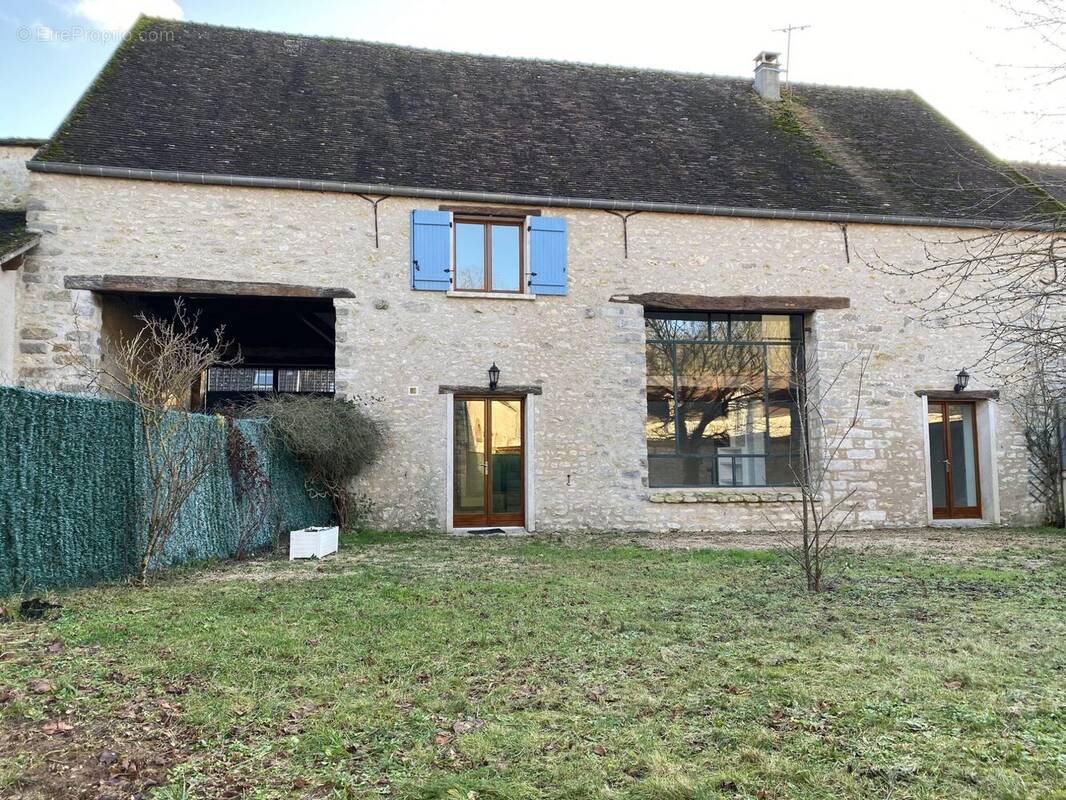 Maison à TOUSSON