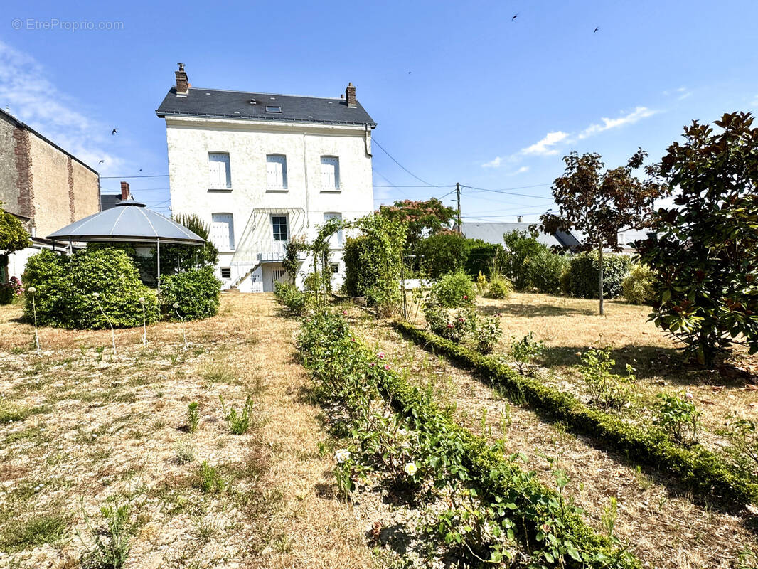 Maison à CHATEAU-RENAULT