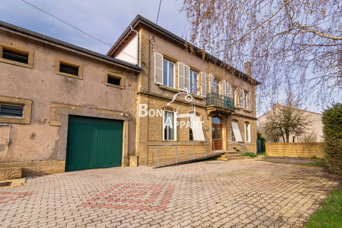 Maison à RONCOURT