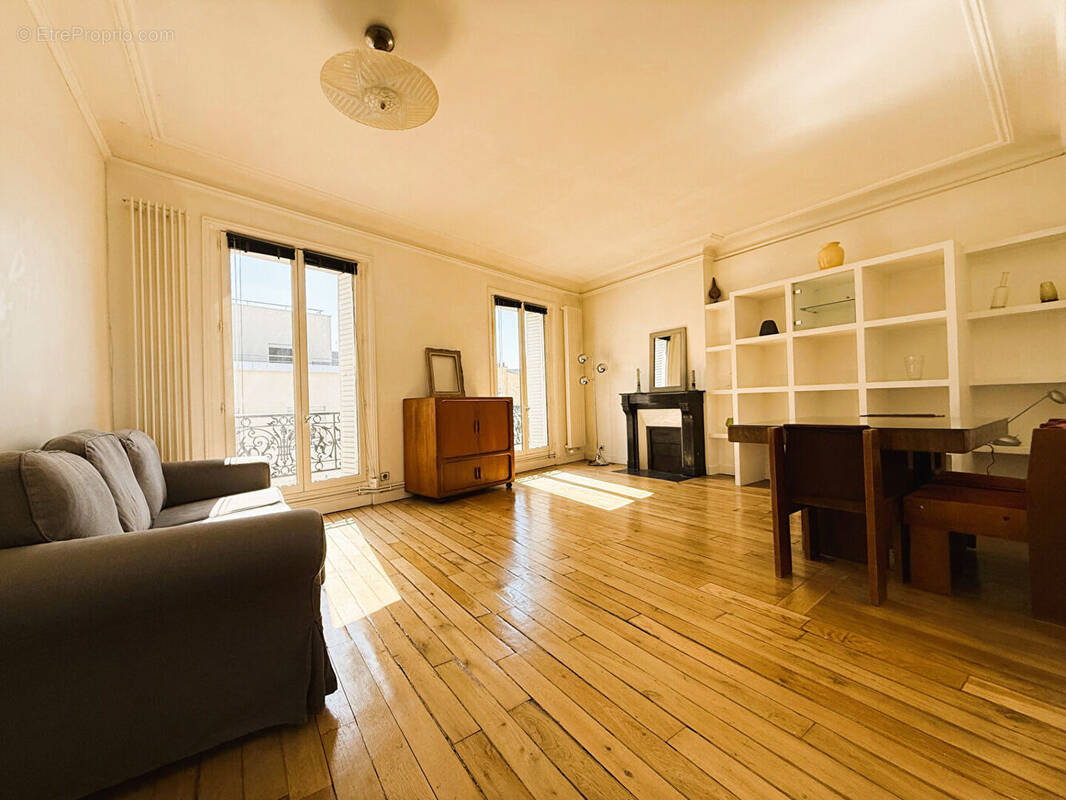 Appartement à PARIS-11E