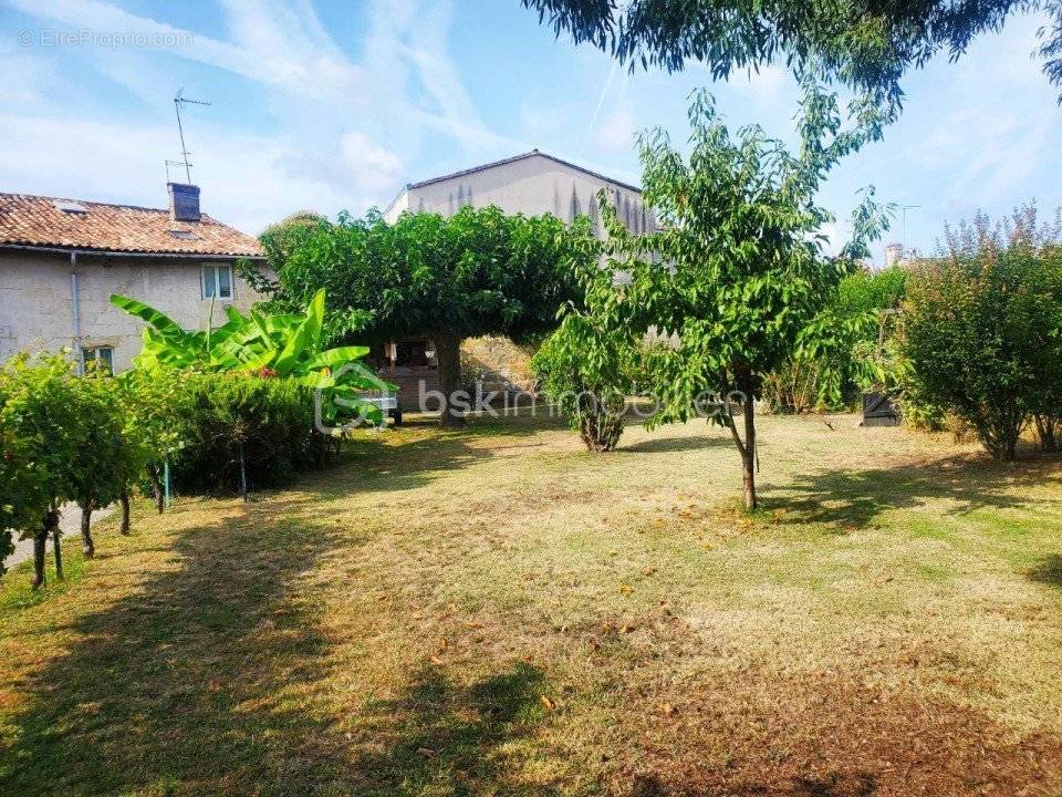 Maison à CASTILLON-LA-BATAILLE