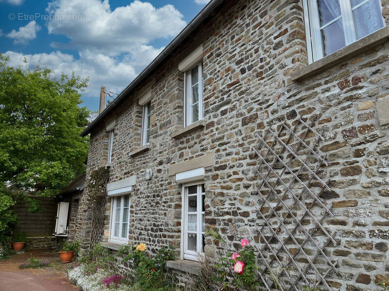 Maison à CONDE-SUR-NOIREAU