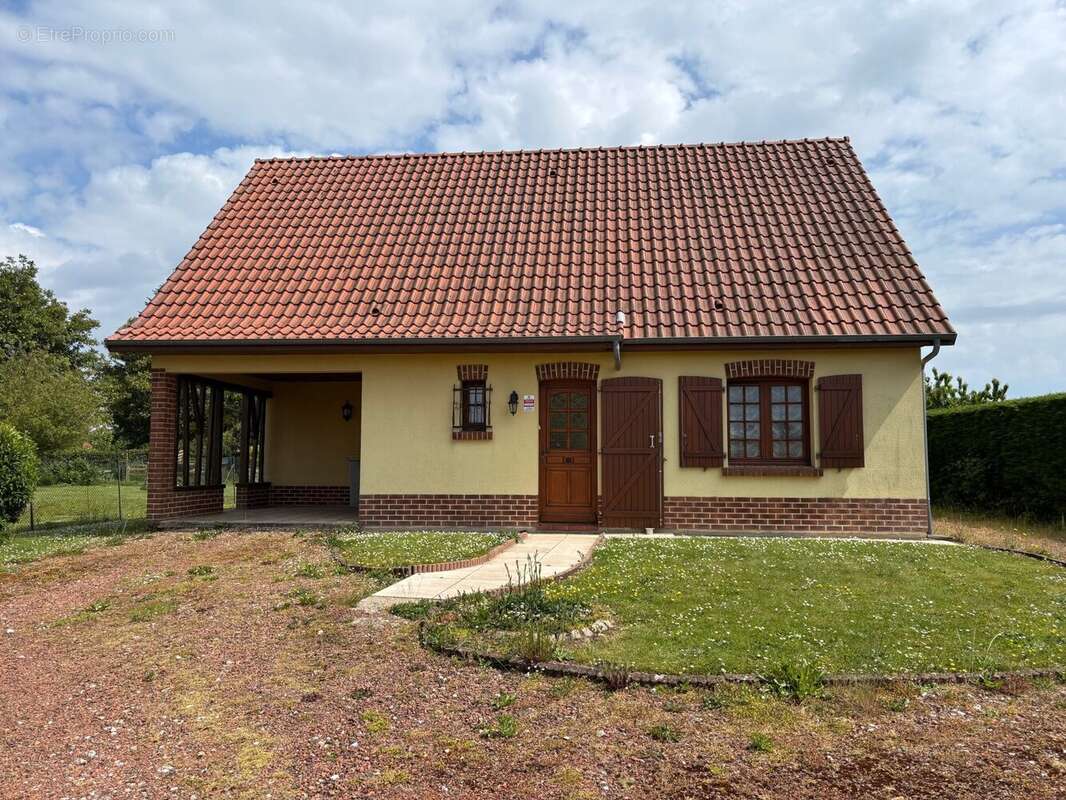 Maison à FEUQUIERES-EN-VIMEU