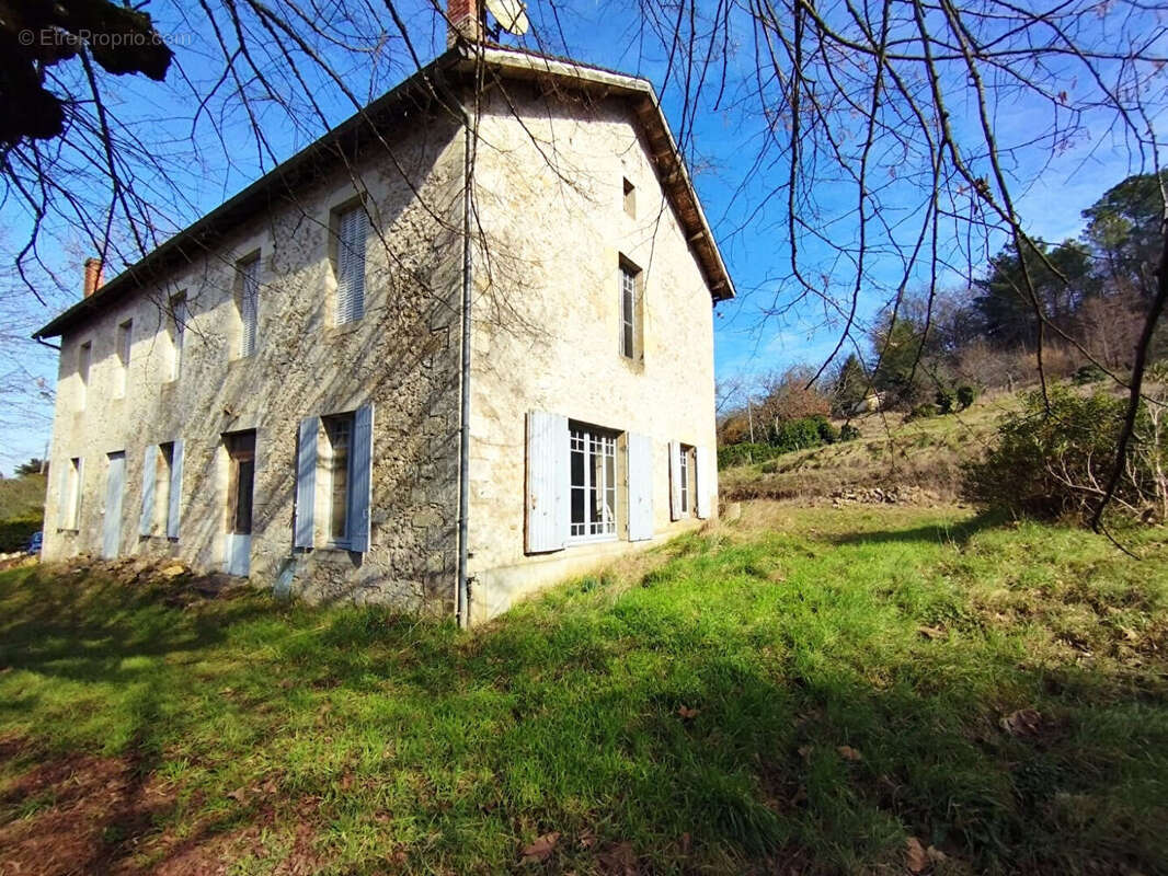 Maison à GENSAC