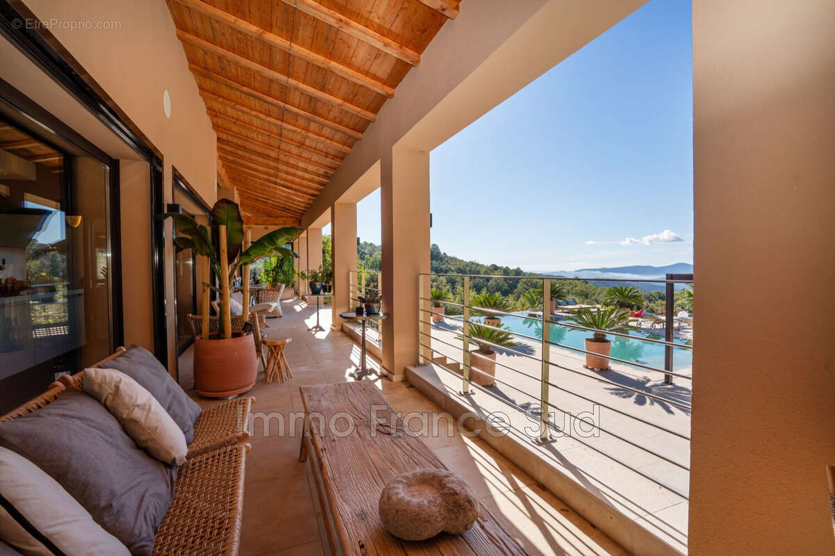 Maison à LA GARDE-FREINET
