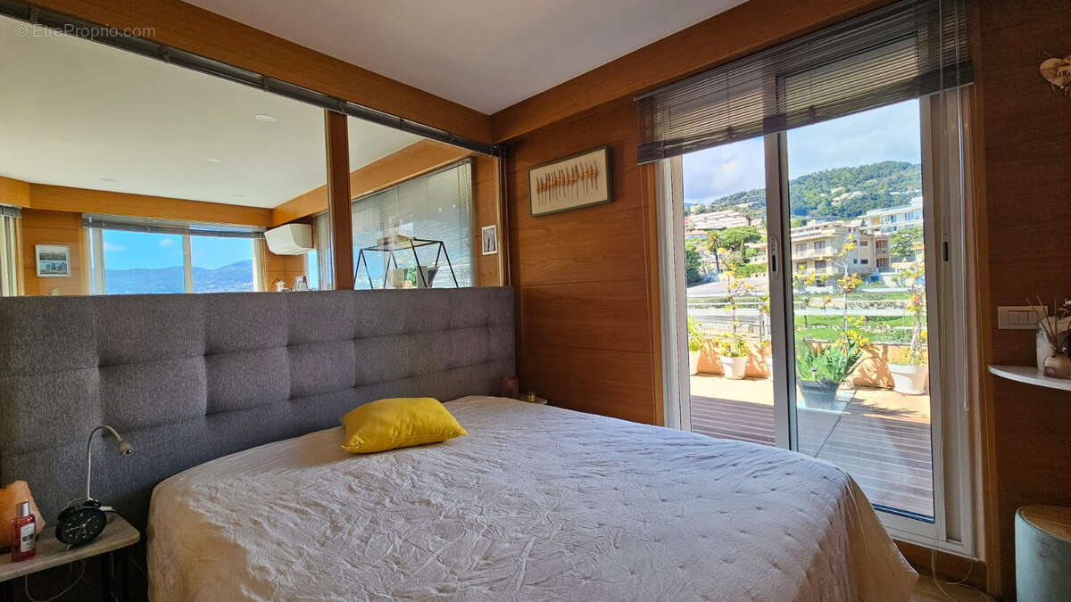 Appartement à ROQUEBRUNE-CAP-MARTIN