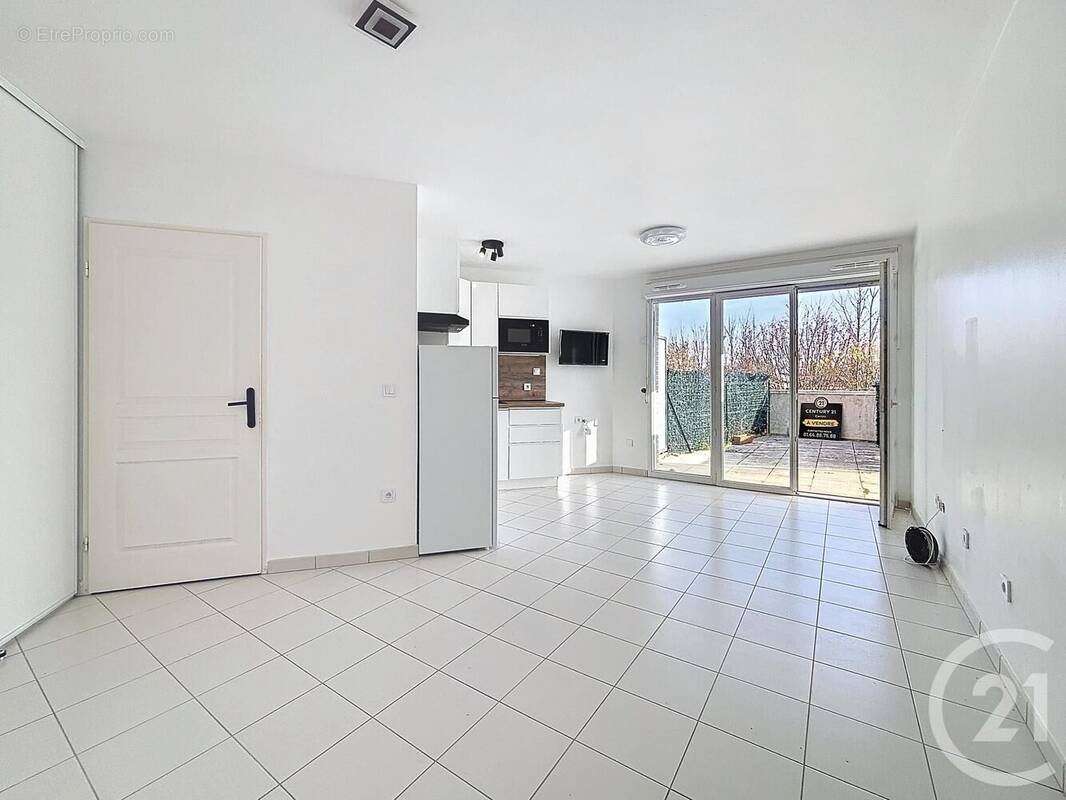 Appartement à SAVIGNY-LE-TEMPLE