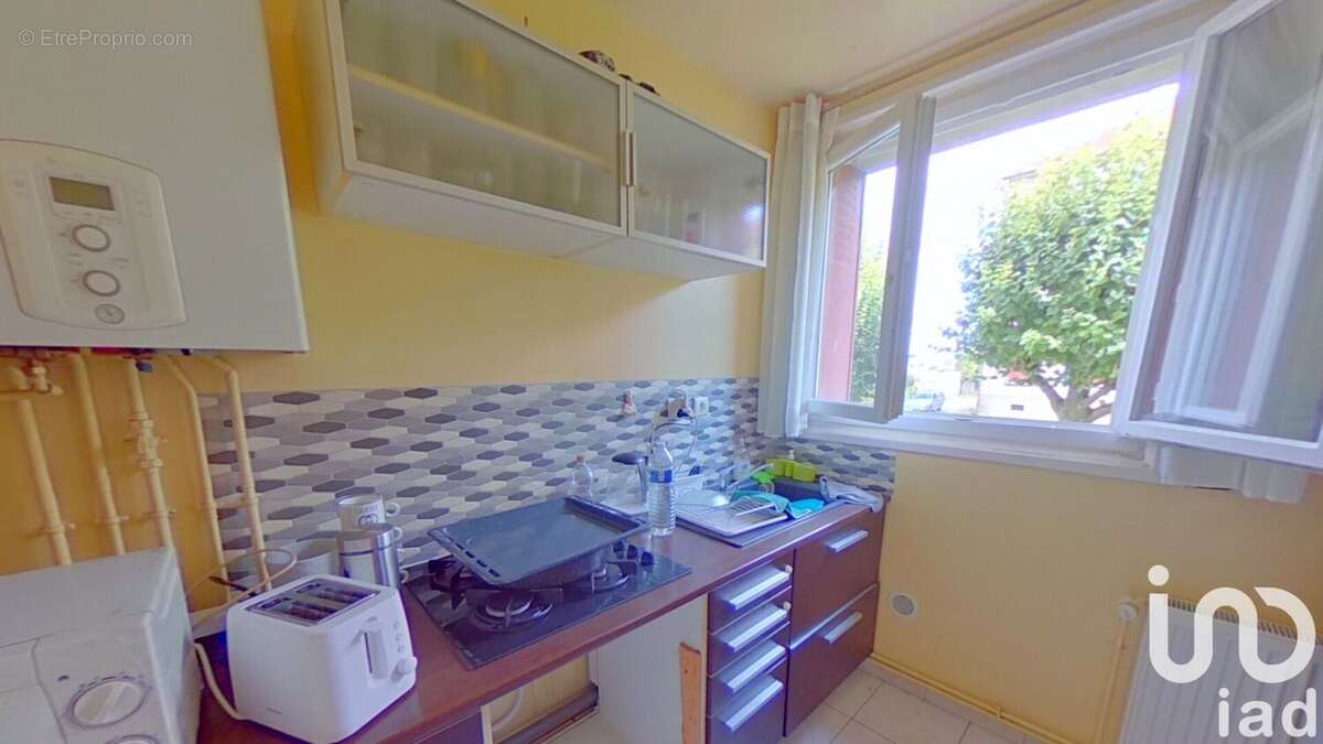 Photo 7 - Appartement à LA CHAPELLE-SAINT-LUC