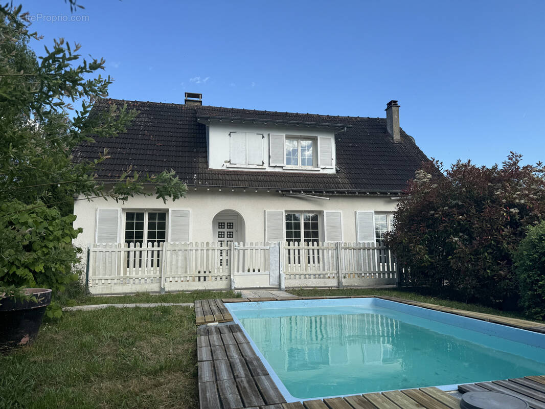 Maison à TOUCY