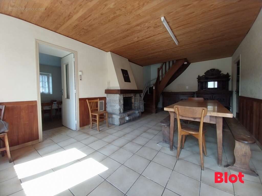 Maison à MINIAC-MORVAN