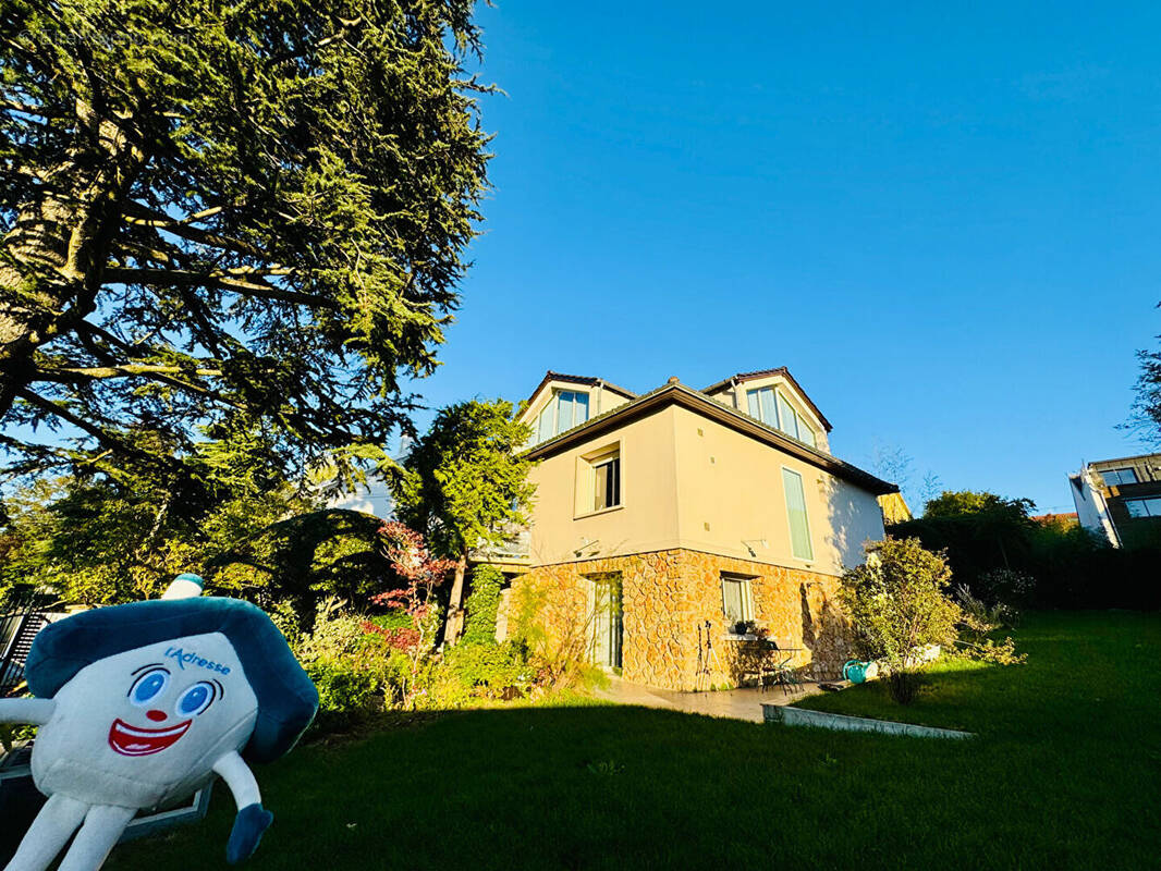 Maison à L&#039;HAY-LES-ROSES