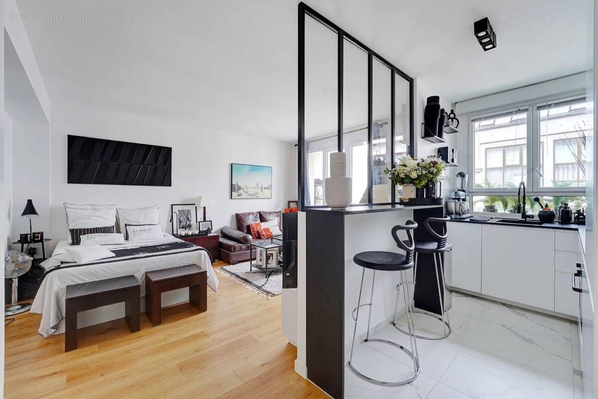 Appartement à PARIS-14E