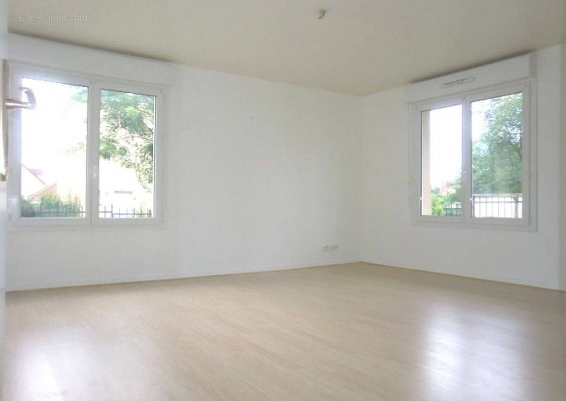 Appartement à CHANTELOUP-LES-VIGNES