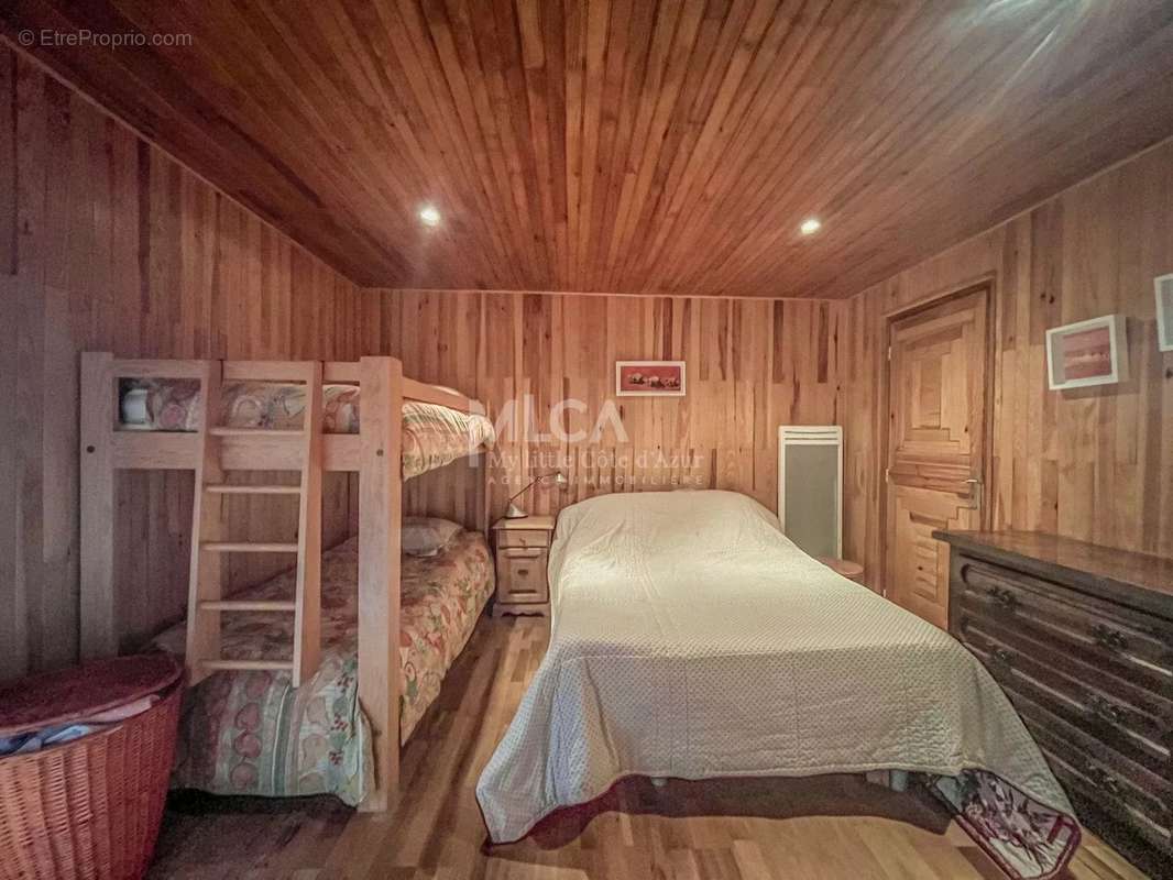 Appartement à SAINT-ETIENNE-DE-TINEE