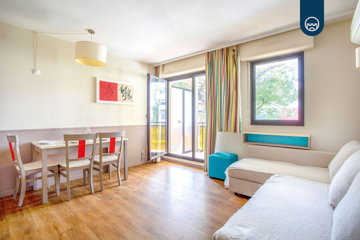 Appartement à MANDELIEU-LA-NAPOULE
