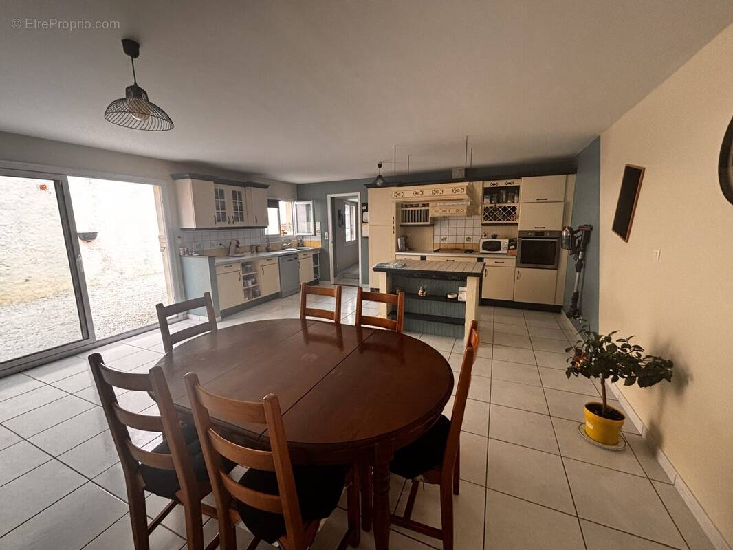 Maison à NEUVILLE-DE-POITOU