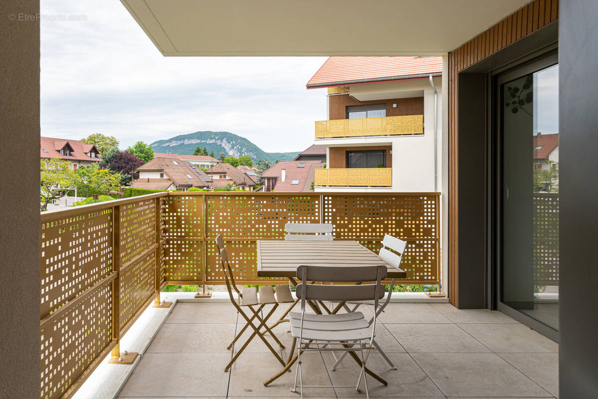 Appartement à POISY