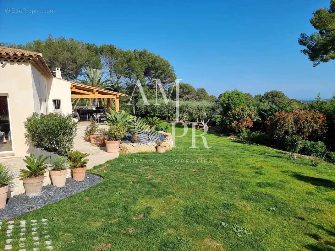 Maison à BIOT