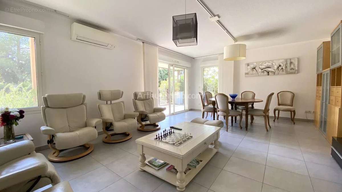 Appartement à FREJUS