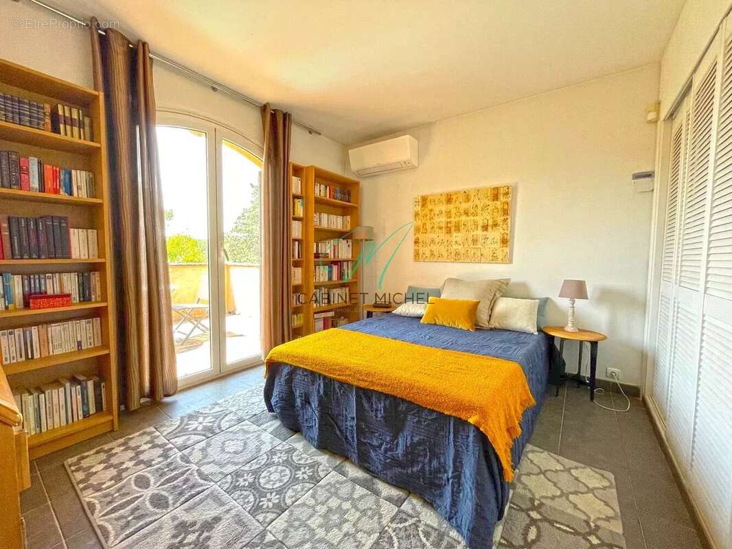 Maison à ROQUEFORT-LES-PINS