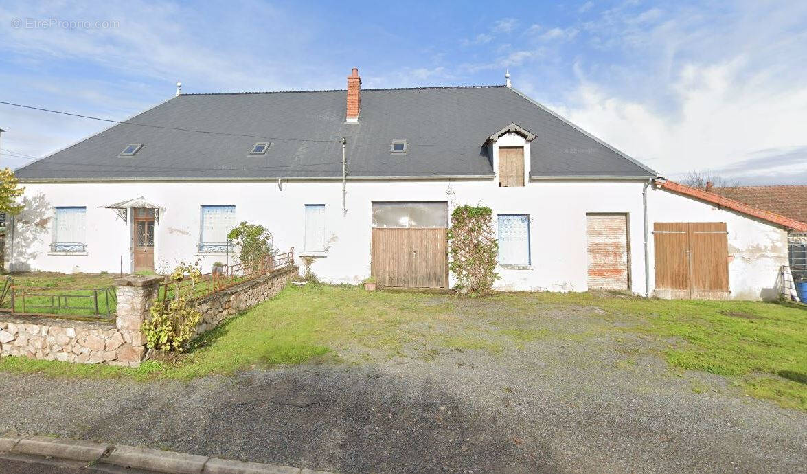 Maison à LUZY
