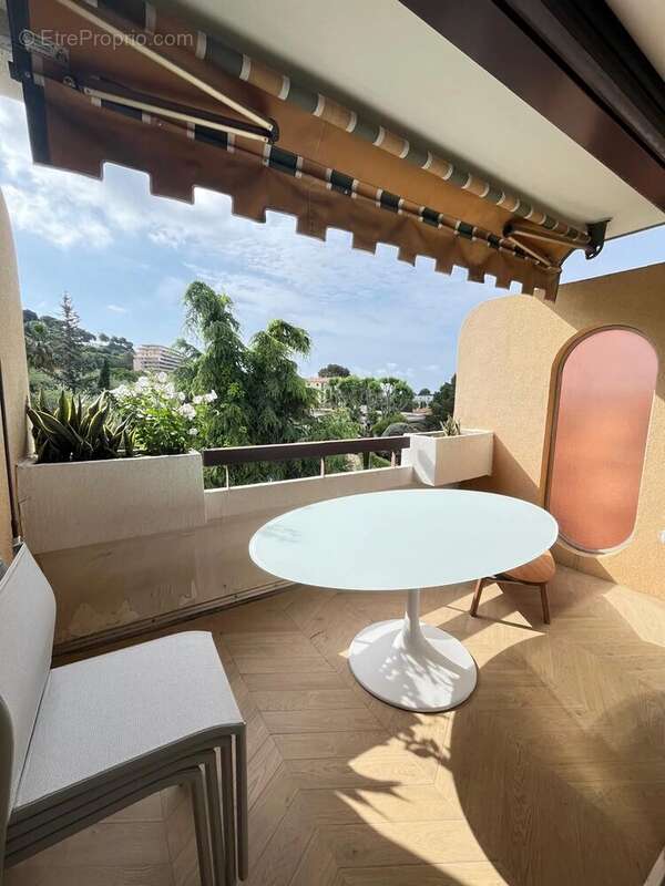 Appartement à LE CANNET