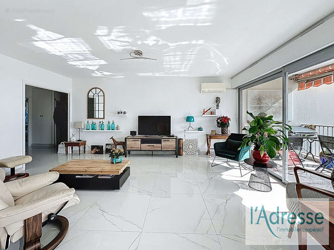 Appartement à VALLAURIS