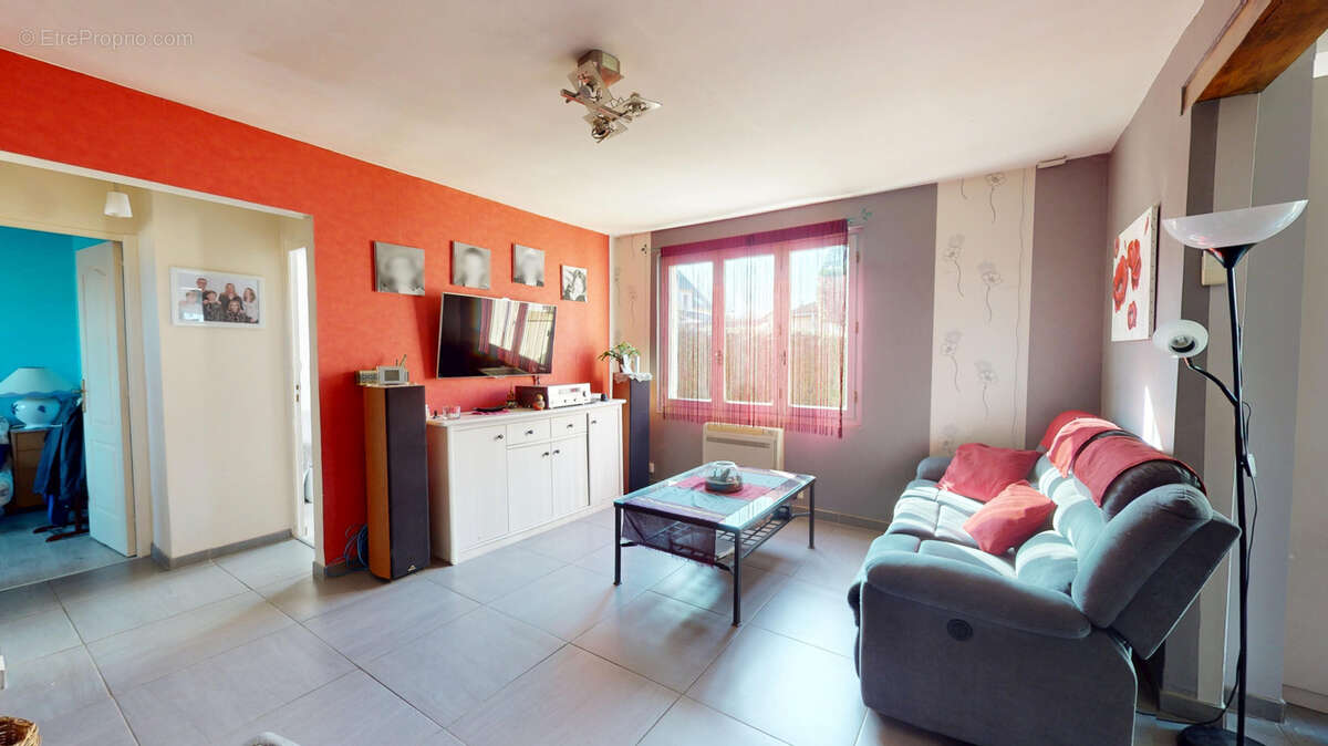 Maison à LES CLAYES-SOUS-BOIS