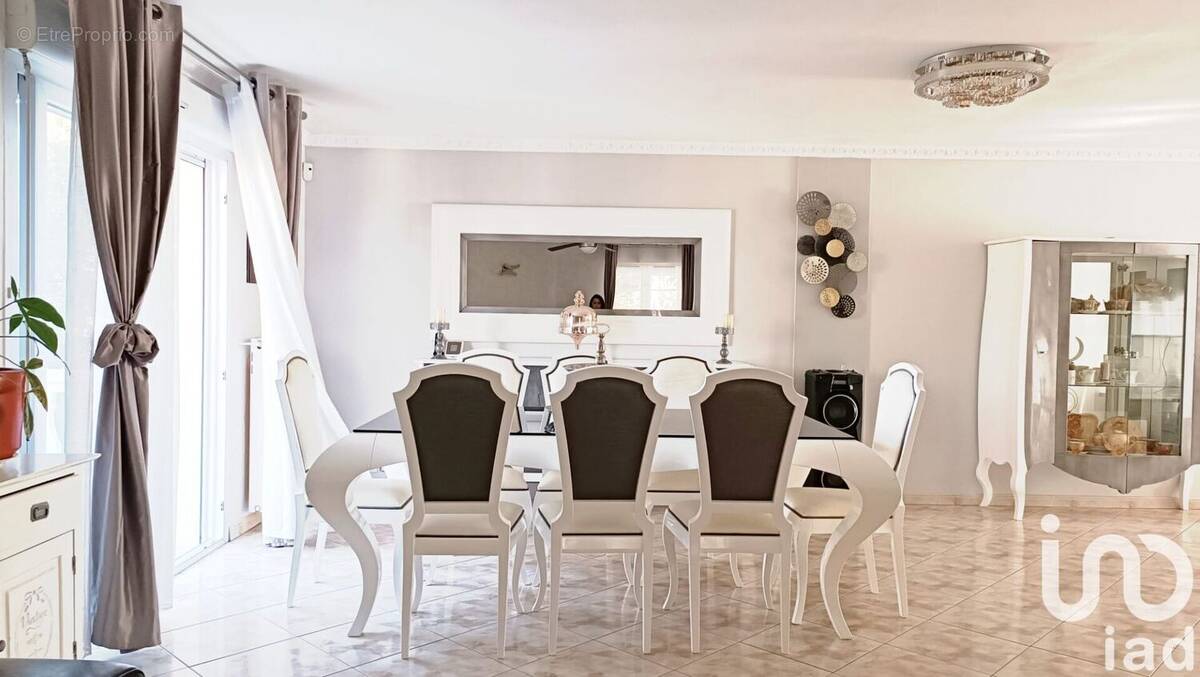 Photo 1 - Maison à NOISY-LE-SEC
