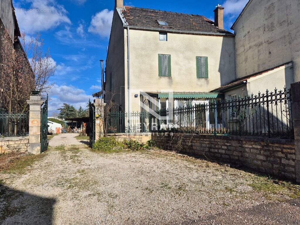 Maison à CHAGNY