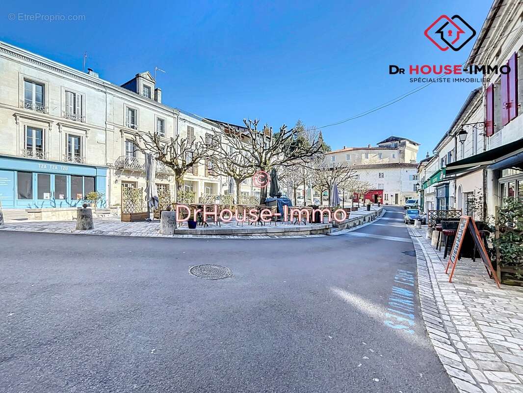 Maison à AUBETERRE-SUR-DRONNE
