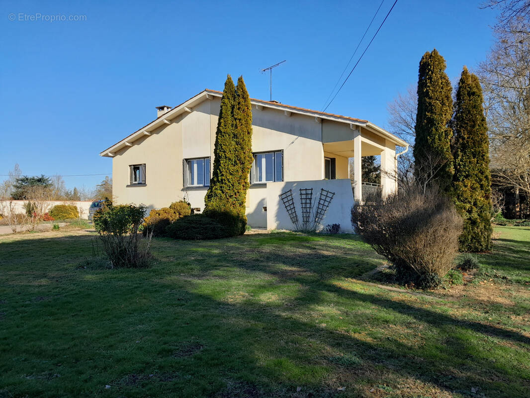 Maison à SAINT-NICOLAS-DE-LA-GRAVE