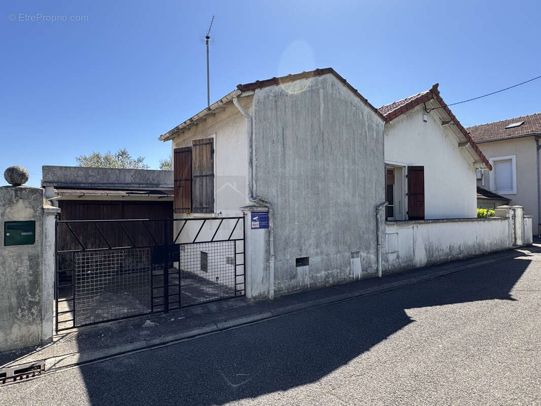 Maison à MONTELIMAR