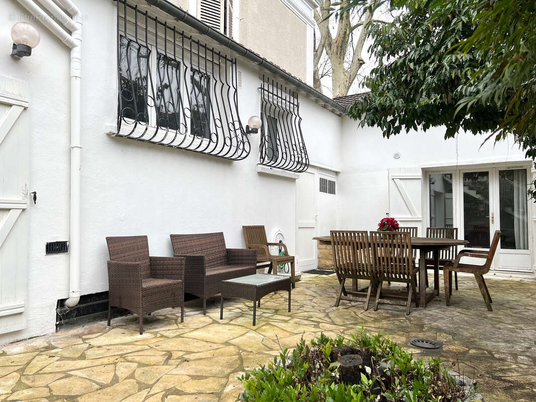 Maison à L&#039;ILE-SAINT-DENIS