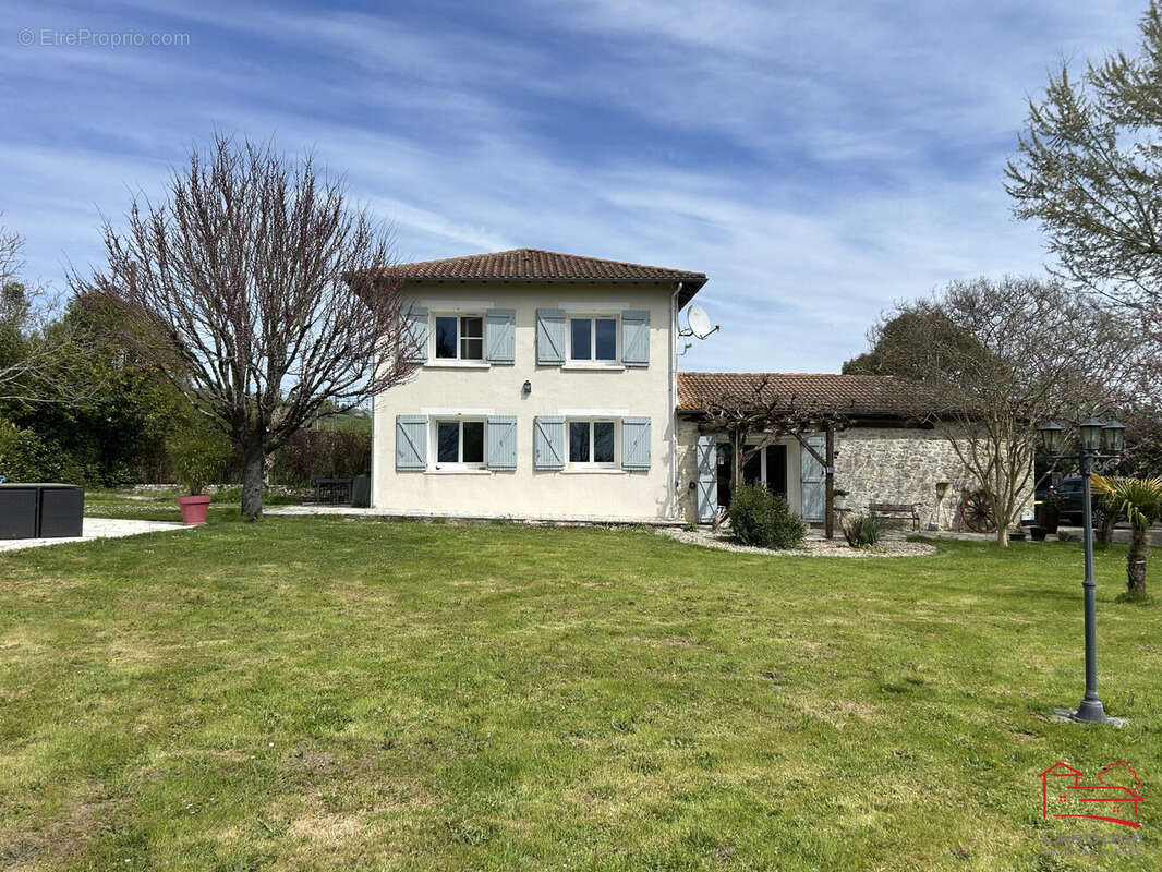 Maison à CAUZAC