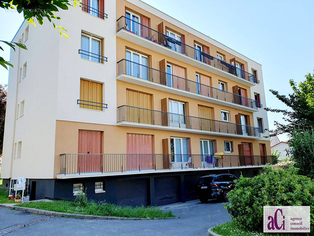 Appartement à L&#039;HAY-LES-ROSES