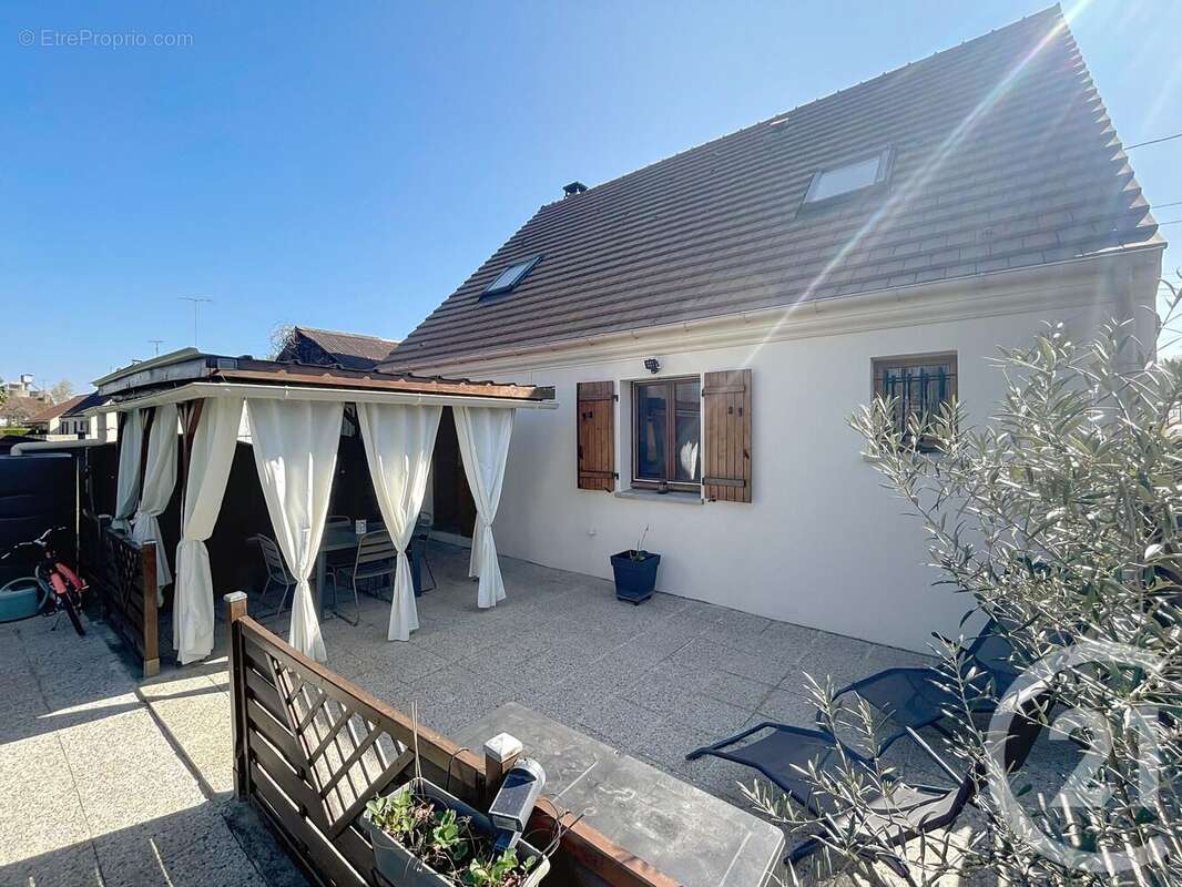 Maison à VOULX