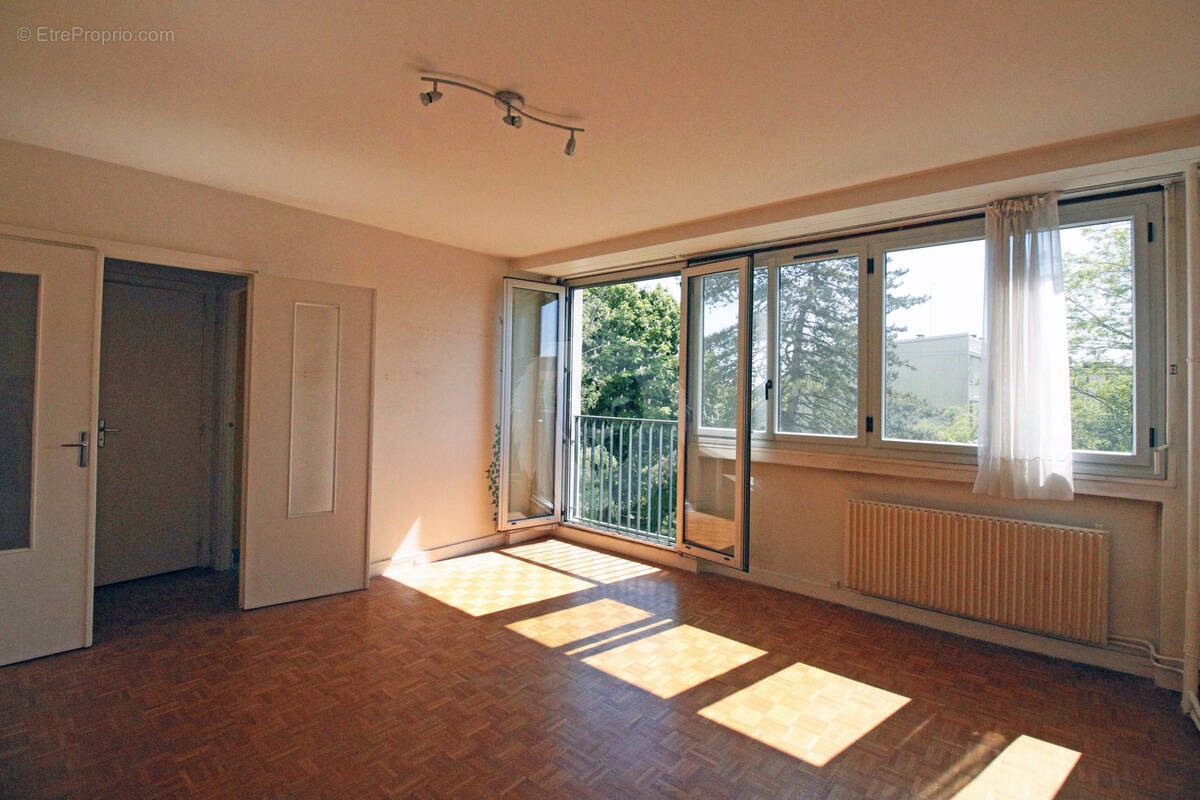 Appartement à SAINT-MAUR-DES-FOSSES