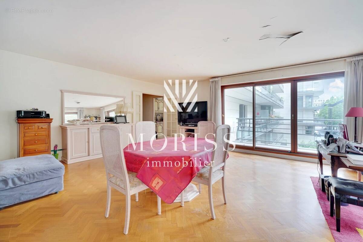 Appartement à COURBEVOIE