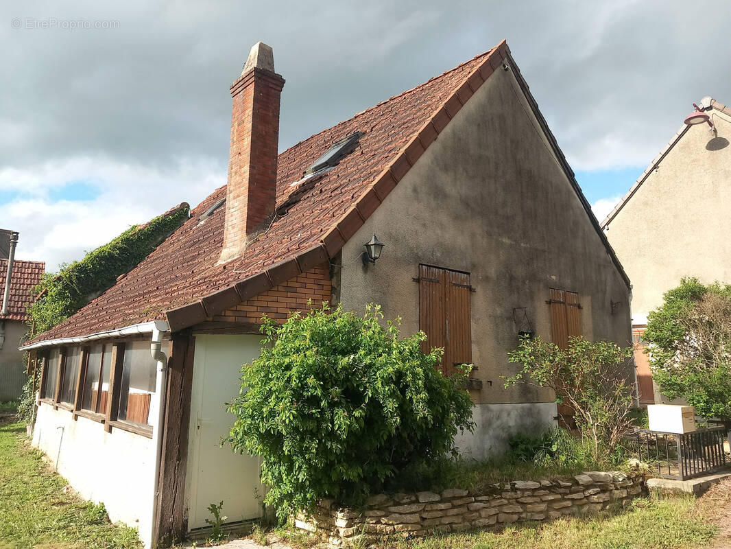 Maison à JUSSY-LE-CHAUDRIER