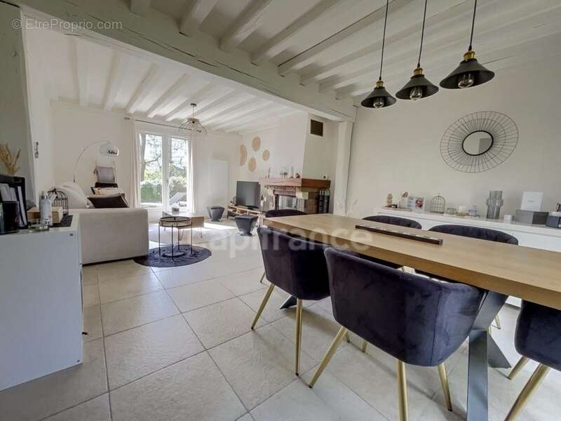 Maison à MARINES