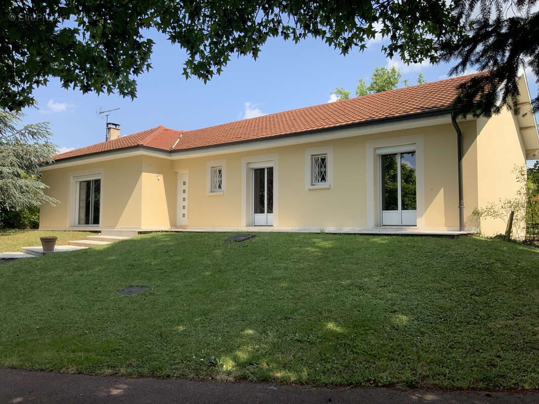 Maison à COLOMBIER-SAUGNIEU