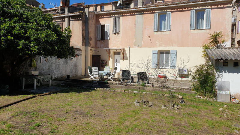 Appartement à LE LUC