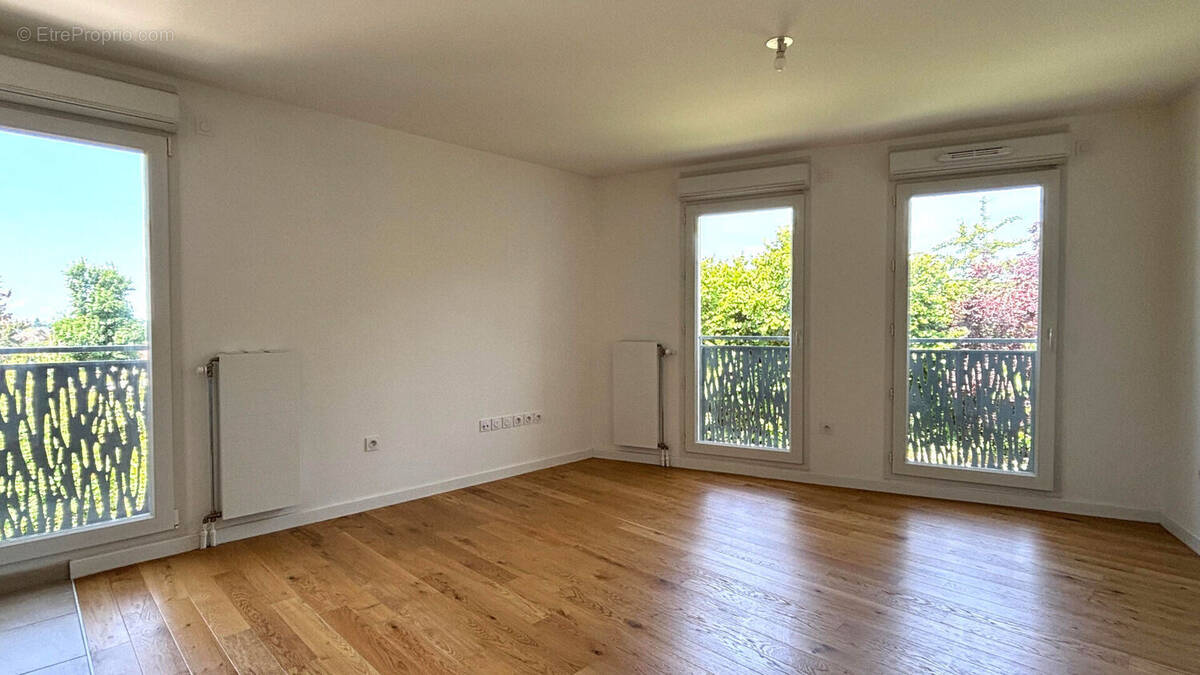 Appartement à MAREIL-MARLY