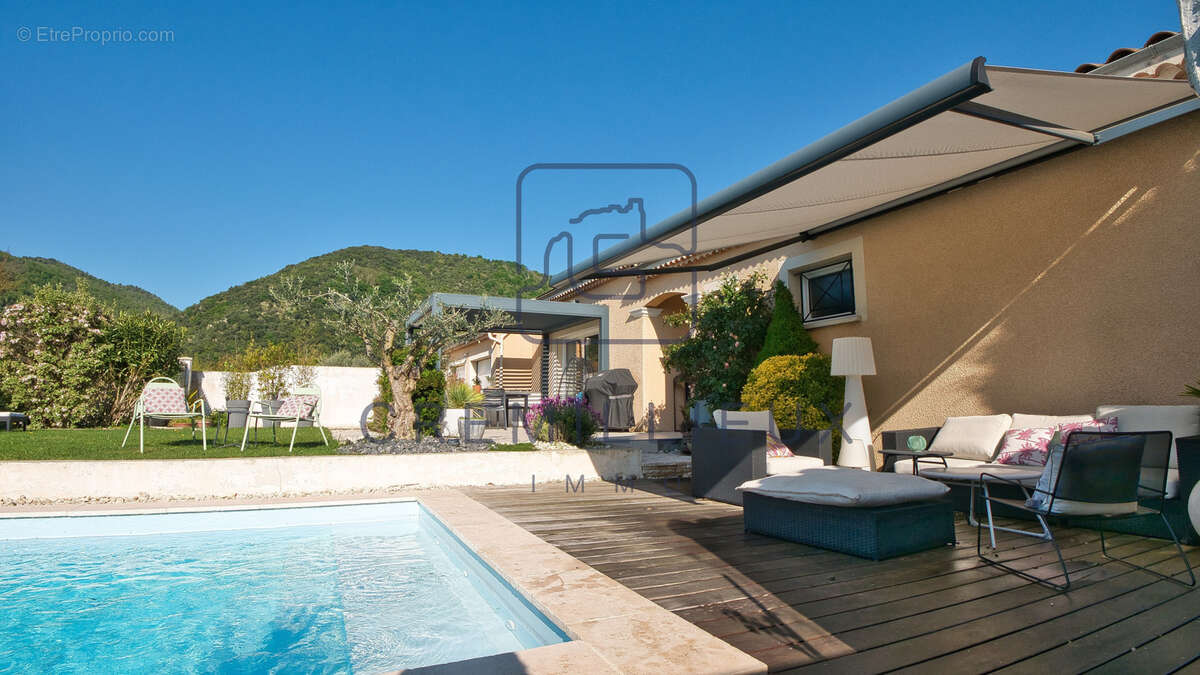 Maison à GLUN
