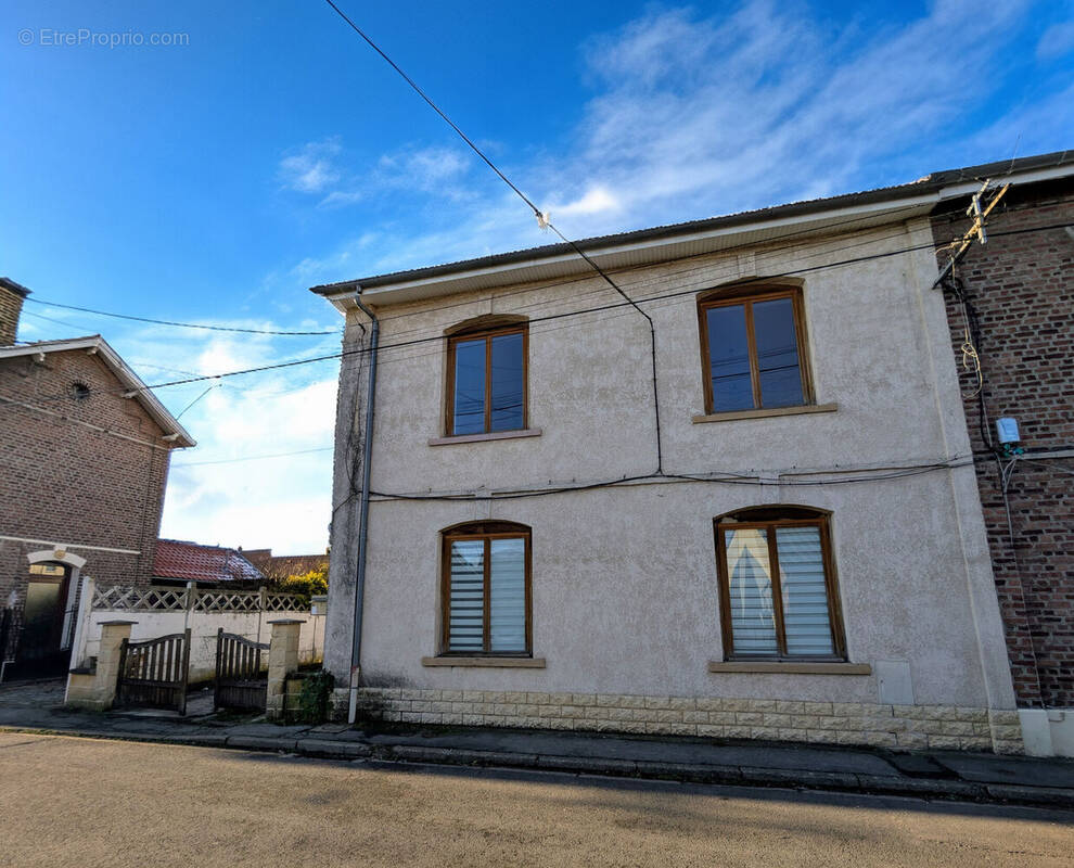 Photo 1 - Maison à COURCELLES-LES-LENS