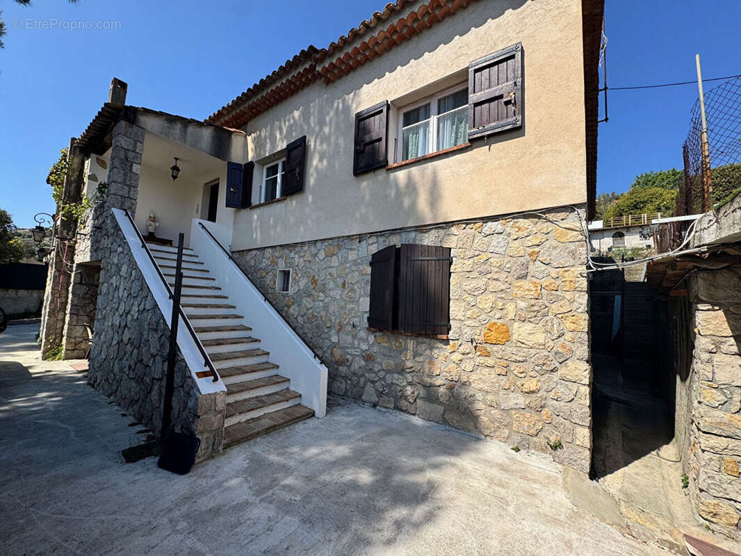 Maison à VALLAURIS