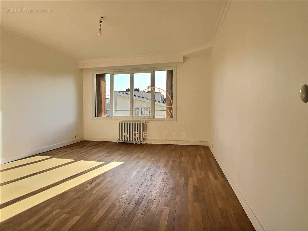 Appartement à SAINT-MAUR-DES-FOSSES
