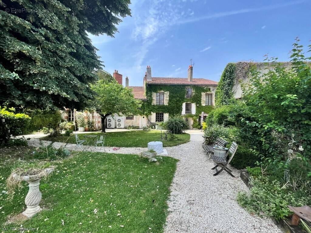 Maison à CIVRAY